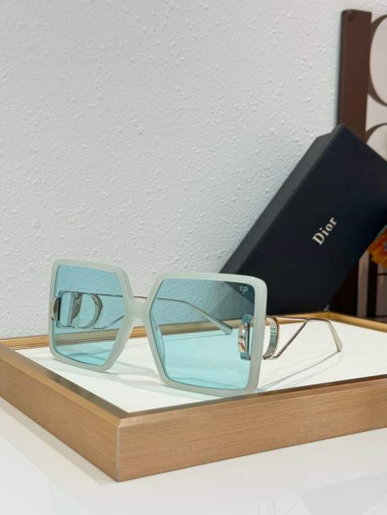 Picture of Dior Sunglasses _SKUfw80443874fw